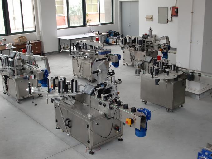 Etykieciarka pozioma do butelek kwadratowych, dwustronna, pojemnik regularny lub nieregularny