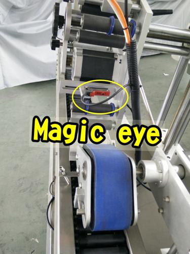 Szybkobieżna maszyna do etykietowania fiolek ze sterownikiem serwo Delta do etykietowania małych okrągłych butelek