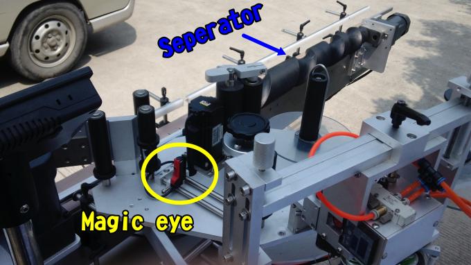 Samoprzylepna maszyna do nakładania etykiet do paznokci do okrągłych butelek 220V 1,5HP 50 / 60HZ