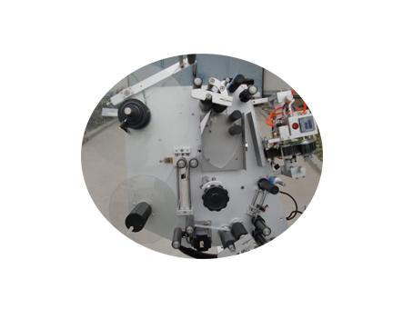 10 ml Maszyna do etykietowania małych butelek z dwuwarstwową naklejką z certyfikatem