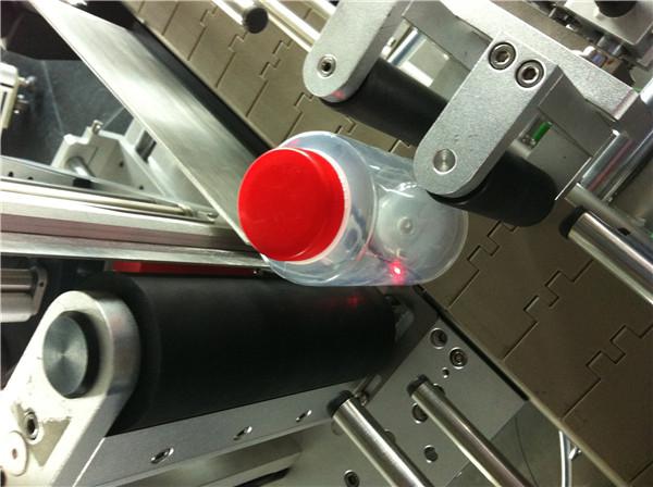 Maszyna do etykietowania naklejek z okrągłą butelką Pawpaw / Guava do napojów