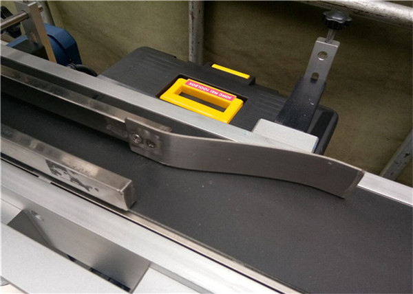 Automatyczna górna maszyna do etykietowania butelek / słoików / pojemników