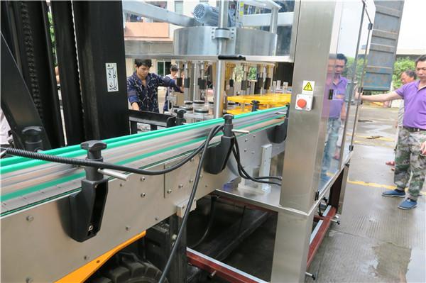 Wydajna maszyna do etykietowania etykiet obrotowych do butelek Ekran dotykowy PLC