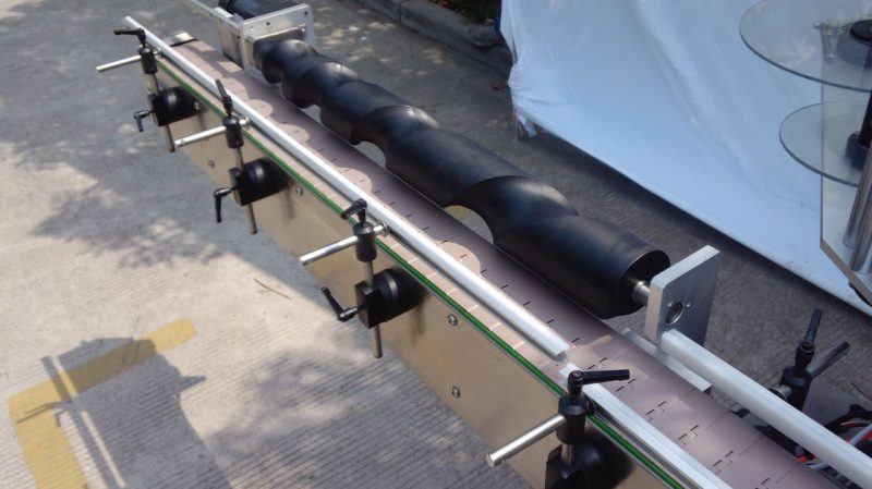 Chiny Maszyna do etykietowania okrągłych butelek do używanych automatycznych cen fabrycznych dostawcy samoprzylepnego