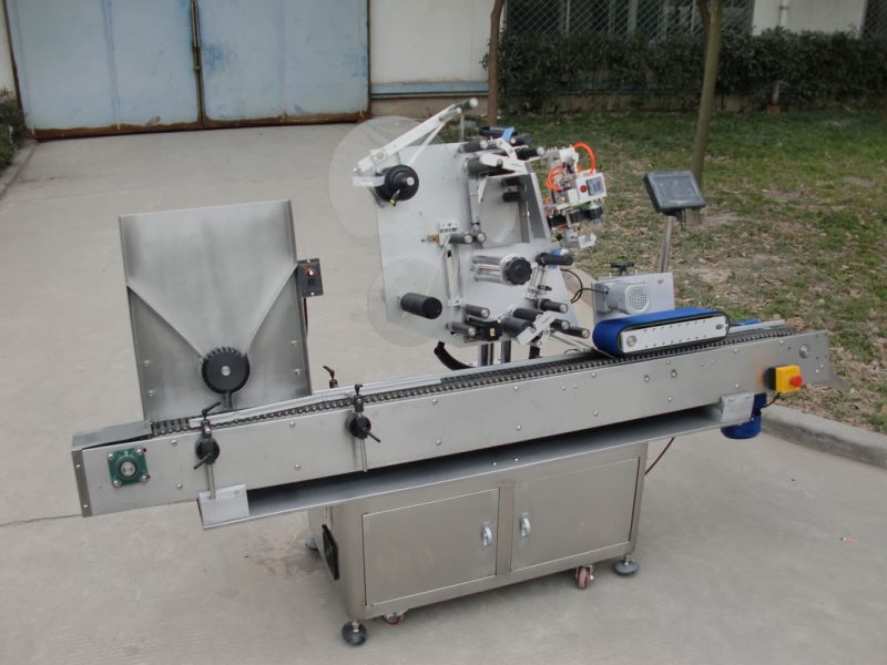 Chiny Maszyna do etykietowania fiolek z silnikiem przenośnika HY, 7. maszyna do naklejania etykiet baterii dla dostawcy elektroniki