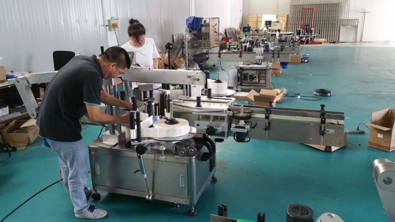 Chiny Dostosowana maszyna do etykietowania butelek wody, automatyczna maszyna do etykietowania stołowego dla dostawcy dwustronnego